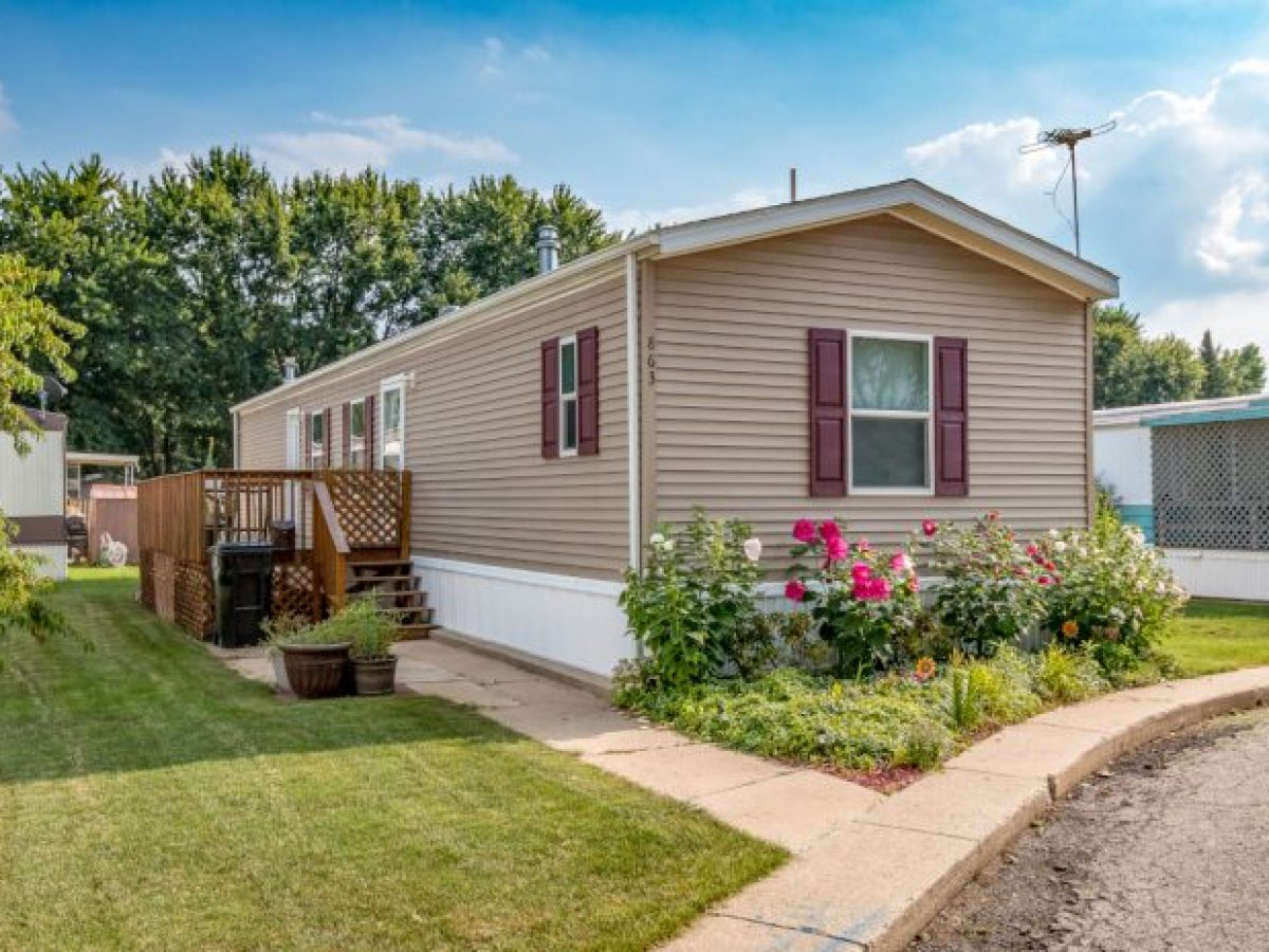 Should You Buy a New or Used Mobile Home? | MHVillager